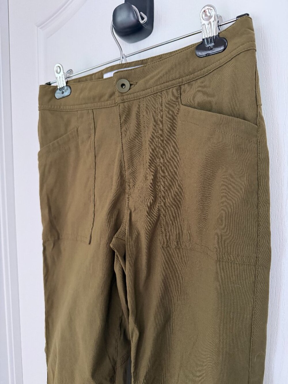 MEC Lightweight Olive Green Youth Pants – Size 12 (Youth/Jeunes)